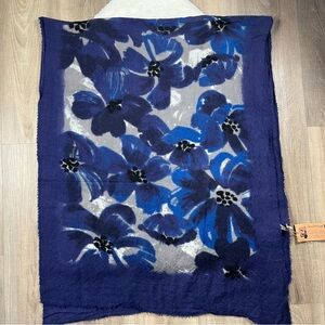 Inouitoosh floral wool scarf